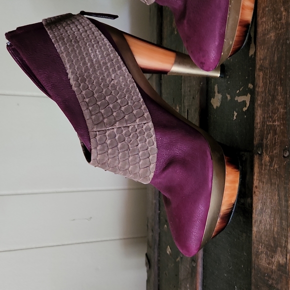 Devi Kroell Leather Platform Booties - Picture 2 of 16